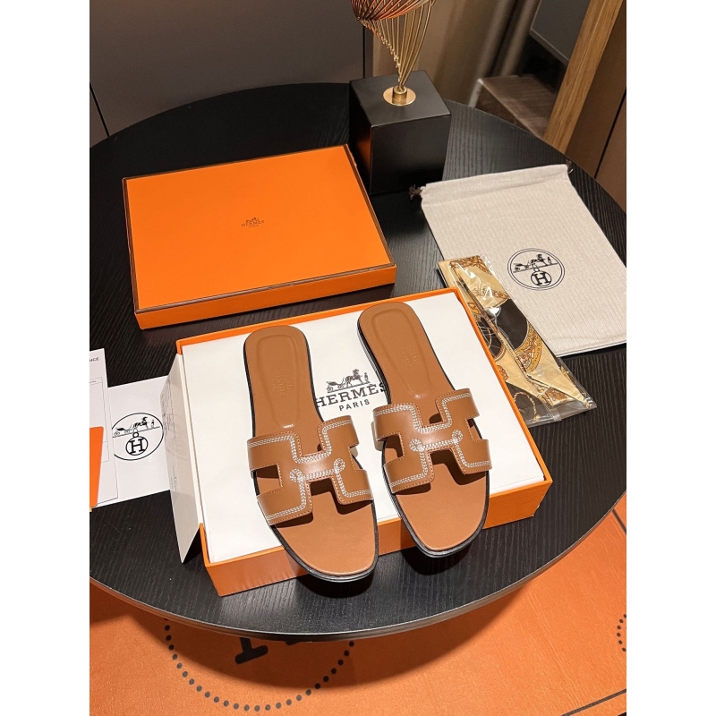 H**mes slippers